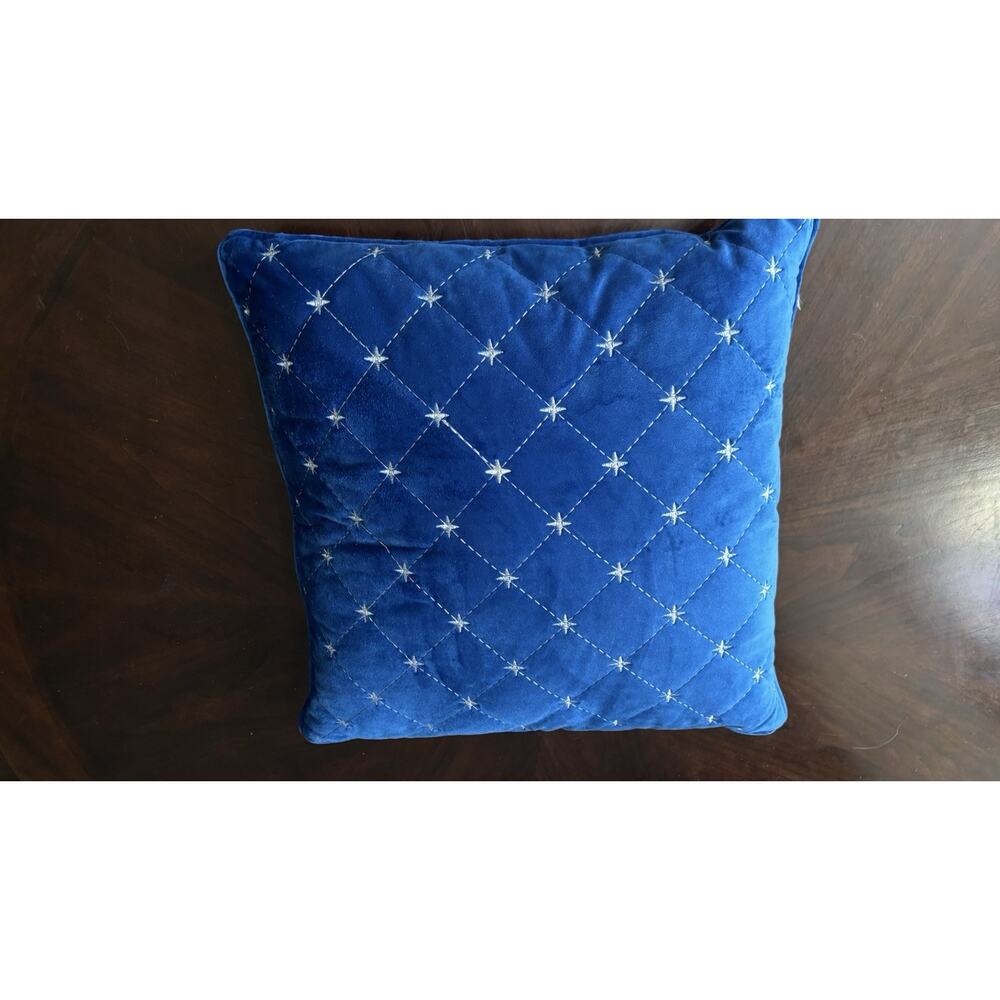 Safavieh Home Deana decorative pillow
